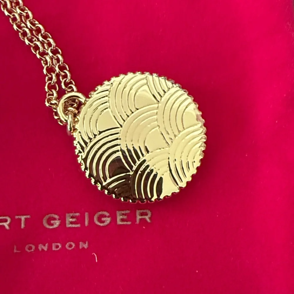 Kurt Geiger London Gold Sandstone Rainbow Crystals Pendant Necklace - Picture 3 of 8